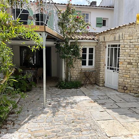 Une Fenetre Sur Cour La Flotte Kültér fotó